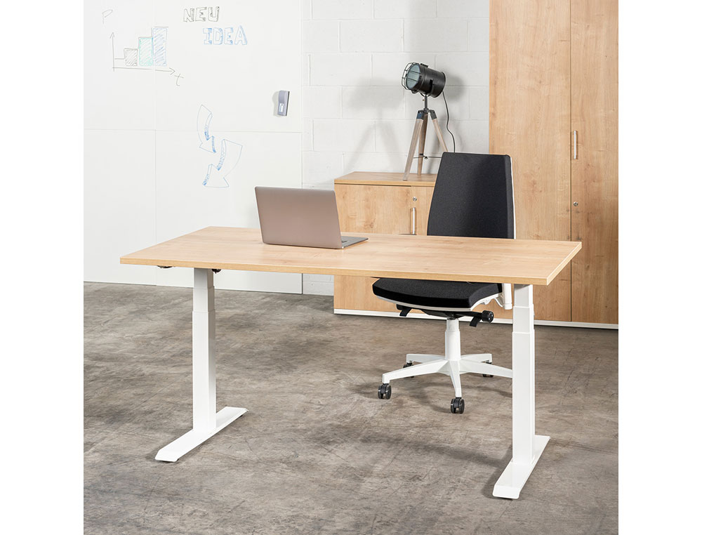 MESA ROCADA REGULAVEL EM ALTURA ELECTRICAMENTE ATE 129 CM ESTRUTURA DE ACO NO TAMPO 180 CM COR CINZA