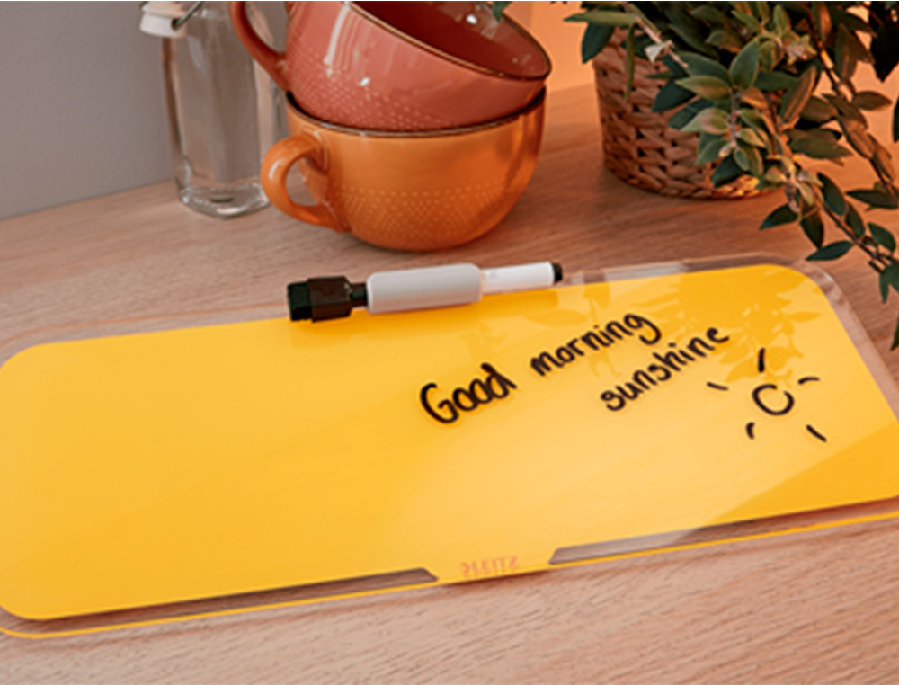 QUADRO BRANCO DE VIDRO PARA SECRETARIA LEITZ COSY COM MARCADOR E APAGADOR COR AMARELO 150X60X380 MM