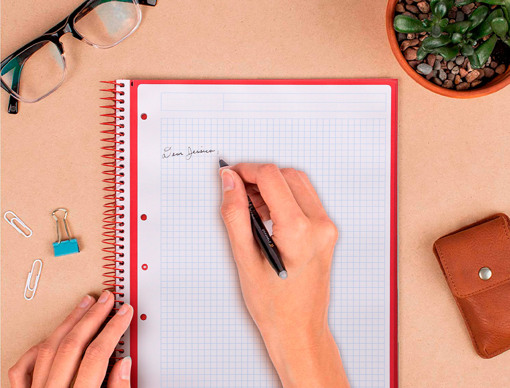 CADERNO ESPIRAL A4 MICRO ANTARTIK CAPA FORRADA 80F 90 GR QUADRICULA 5MM 1 BANDA 4 FUROS COR AZUL ESCURO