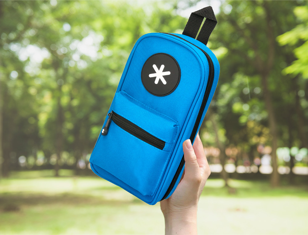ESTOJO ESCOLAR ANTARTIK FORMA DE MOCHILA COM BOLSO E 4 DEPARTAMENTOS COR AZUL 230X50X120 MM