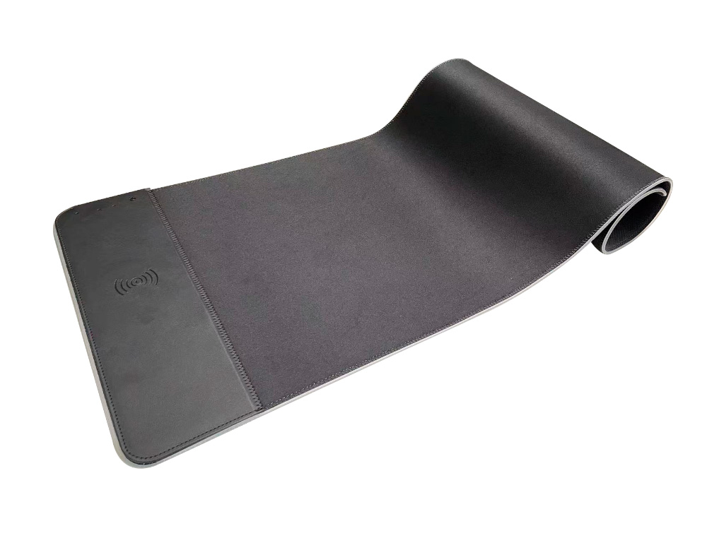 TAPETE DE RATO GAMING Q-CONNECT COM CARREGADOR SEM FIOS E ILUMINAÇÃO RGB COR PRETA 800X300X4 MM