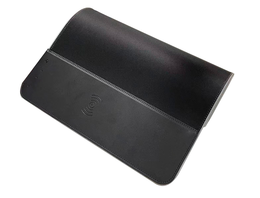 TAPETE DE RATO GAMING Q-CONNECT COM CARREGADOR SEM FIOS E ILUMINAÇÃO RGB COR PRETA 800X300X4 MM