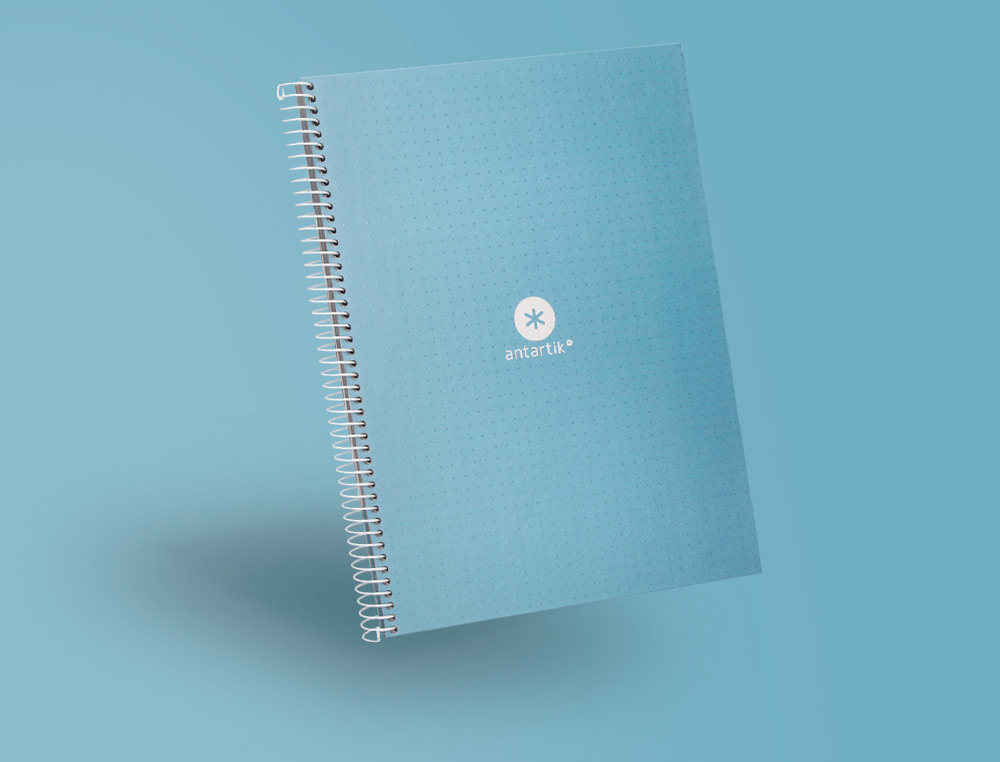 CADERNO ESPIRAL A4 MICRO ANTARTIK CAPA FORRADA 80F 90 GR PONTILHADO 1 BANDA 4 FUROS COR CELESTE