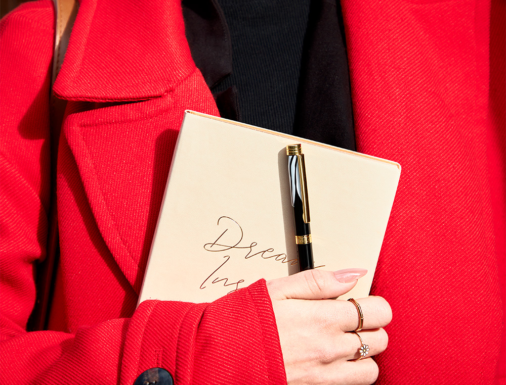 ROLLER BELIUS DUALITA CORPO PRETO DESENHO BRANCO TINTA PRETA CAIXA DESIGN