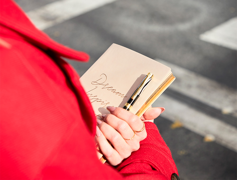 ROLLER BELIUS DUALITA CORPO PRETO DESENHO BRANCO TINTA PRETA CAIXA DESIGN