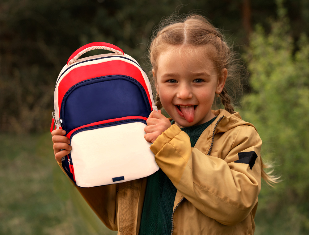 MOCHILA ESCOLAR LIDERPAPEL MULTIBOLSO INFANTIL AZUL MARINHO VERMELHO BEGE 350X110X270 MM