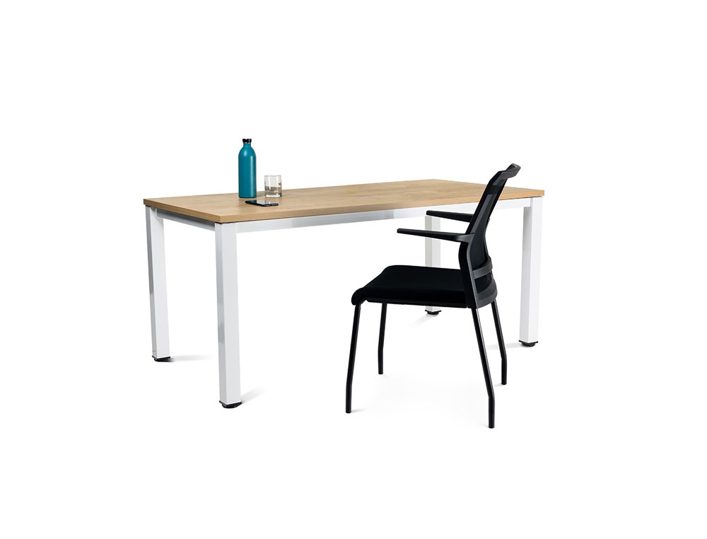 CADEIRA ROCADA CONFIDENTE BRACOS FIXOS ESTRUTURA METALICA ASSENTO TECIDO ANTI FOGO PRETO ENCOSTO MALHA 575X585X885 MM