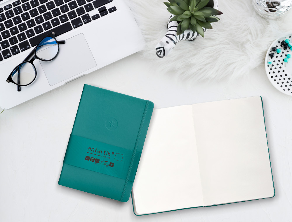 CADERNO COM ELASTICO ANTARTIK NOTES CAPA DURA A5 LISO VERDE AGUA-MARINHA 100 FOLHAS 80 GR FSC
