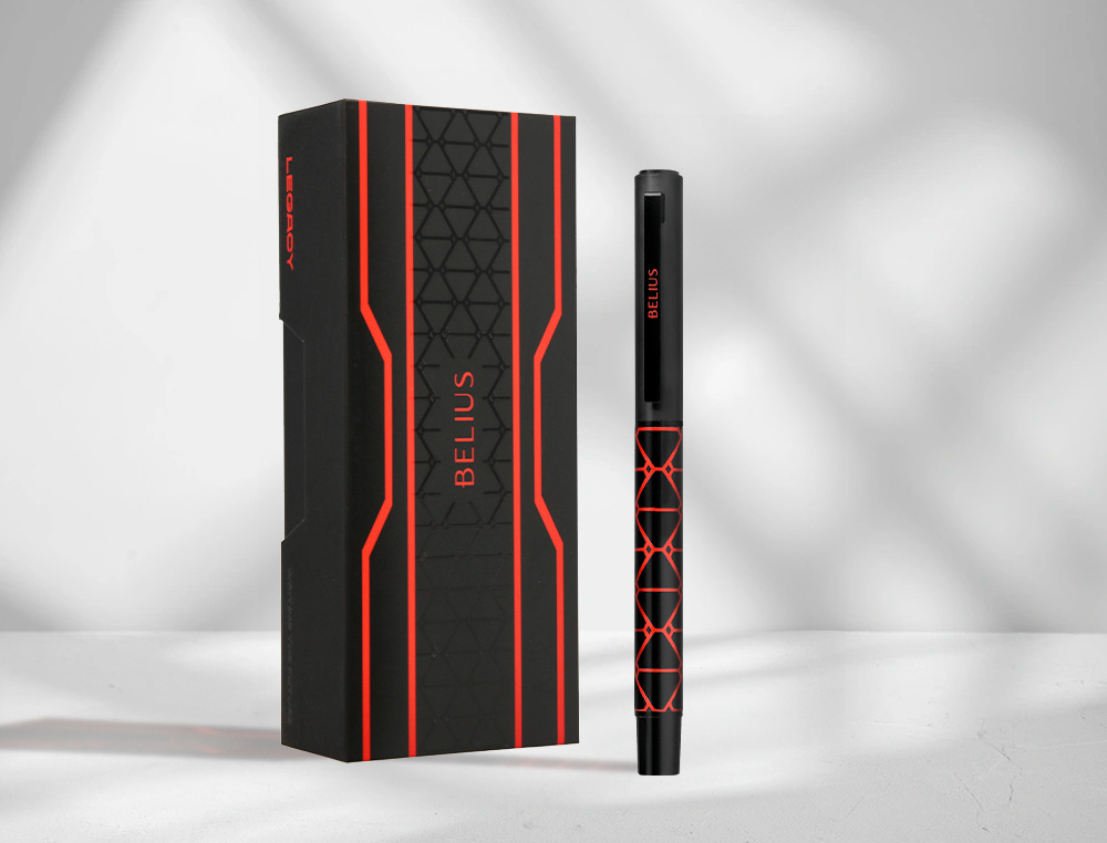 ESFEROGRAFICA BELIUS LEGACY ALUMINIO DESENHO TRIANGULO VERMELHO CORPO PRETO TINTA COR AZUL CAIXA DE DESIGN