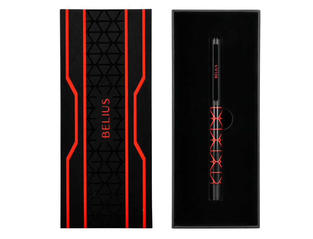 ESFEROGRAFICA BELIUS LEGACY ALUMINIO DESENHO TRIANGULO VERMELHO CORPO PRETO TINTA COR AZUL CAIXA DE DESIGN