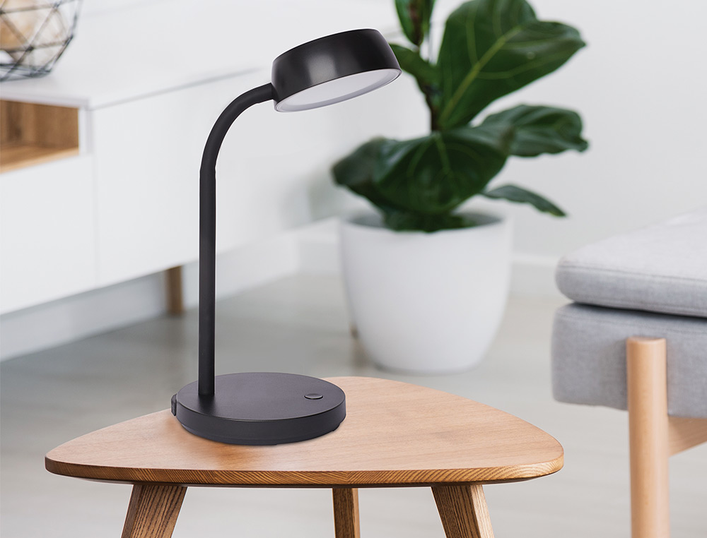 CANDEEIRO DE ESCRITORIO MAUL LED ABBY COR PRETO 155X320X155 MM