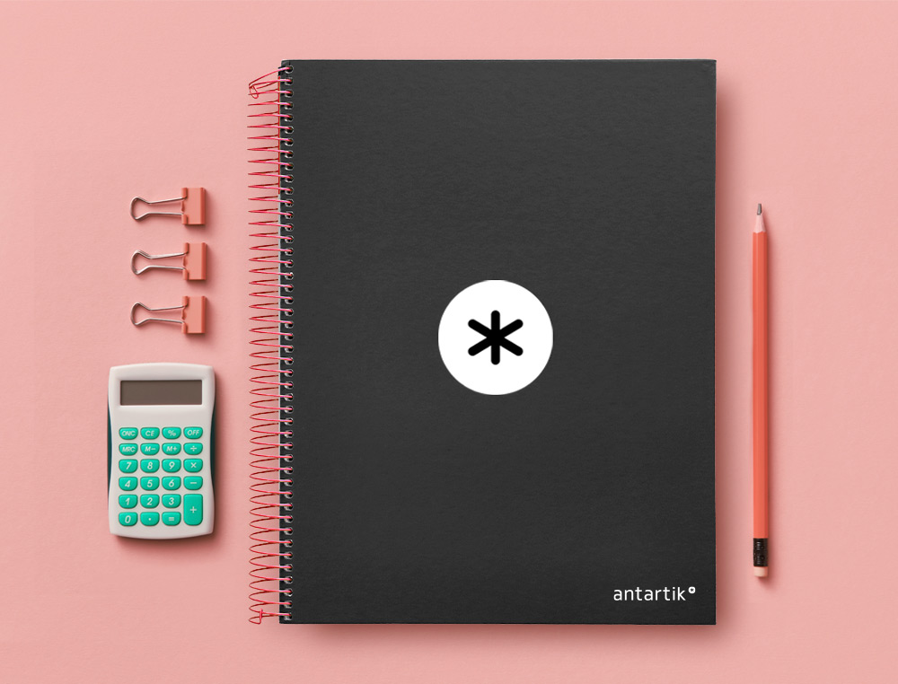 CADERNO ESPIRAL DIN A4 ANTARTIK CAPA FORRADA 120 F 100 GR QUADRICULA 5 MM 5 BANDAS DE CORES COR PRETO