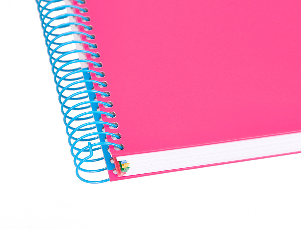 CADERNO ESPIRAL DIN A5 ANTARTIK CAPA FORRADA 120 F 100 GR LISO COM BANDAS DE CORES 6 FUROS COR ROSA FLUOR